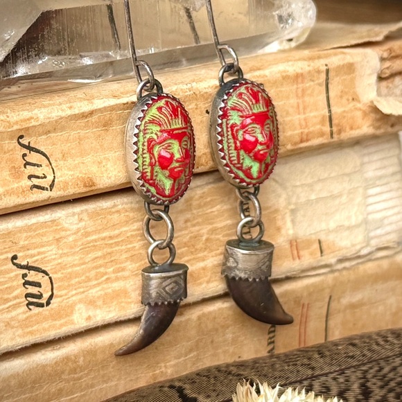 Artisan Tribal Oxidized Sterling Silver Coyote Claw Dangle Earrings - Picture 6 of 9